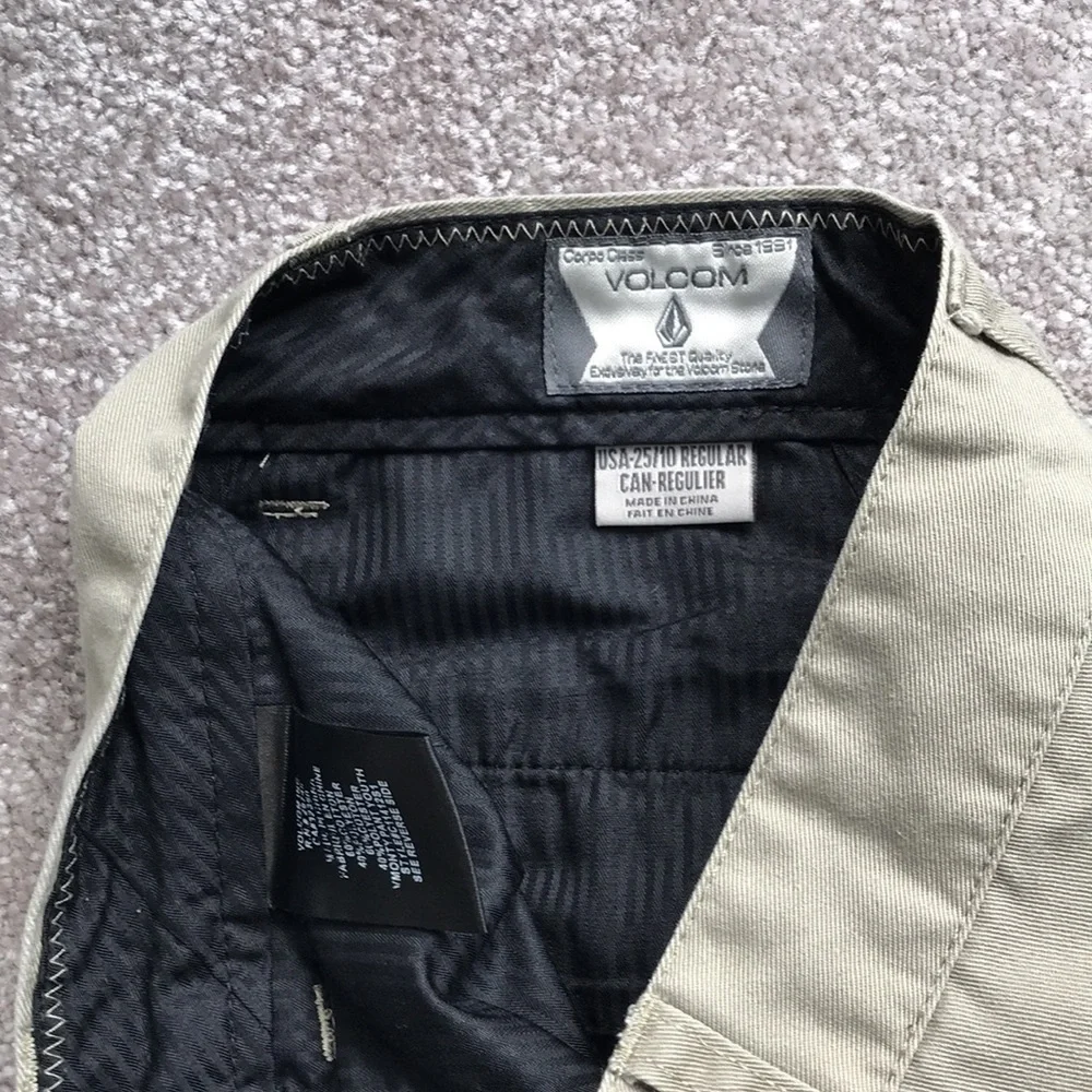 Volcom Set - Picture 2 of 5